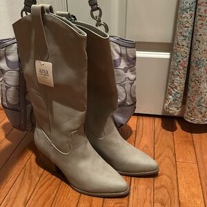 ANA Cowgirl Boots Sand 9 NWT